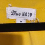 Vibrant Yellow Short Sleeve Tee with Stylish Zipper Detail Size M Photo 1