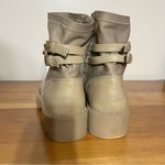 Jones New York Jones NY Women’s Chelsea Ankle Boots Size 9.5 Chunky Heel Booties Tan Chains JNY Photo 5