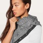 Lululemon Vinyasa Scarf Heathered Grey Snap Wrap Reflective Logo Unisex Shawl Photo 0