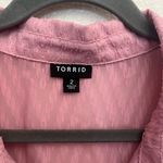 Torrid NWOT Madison Clip Dot Zig Zag Button-Up Shirt Blouse Size 2 Pink Color Photo 8