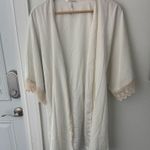 Flora Nikrooz •  • NWOT White Robe Lace Medium Photo 5