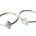 Boutique Delicate Gold Color Rings Diamond and Flower Theme Photo 1