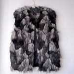 Forever 21 y2k Black & Gray Faux Fur Vest M Photo 2