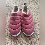 Hurley NWT  Women's Arlo Puff Lined Comfortable Indoor Outdoor Shoes -8‎ Photo 1