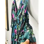 Badgley Mischka  Black Green Floral Long Sleeve V-Neck Pleated Gown Size 4 Photo 8