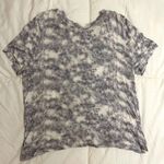 Lily White Grey & White Tie-Dye Shirt with Scrunch Back Photo 0