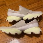 Sorel Women's Kinetic Impact Strap Sneaker Dark Stone/Bolt Gray Size 8.5 NL4698 Photo 0