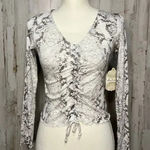 Altar'd State NWT Women's Size Small Snake Skin Print Cropped V-Neck Blouse Photo 0