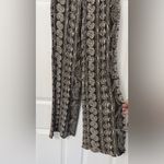 Xhilaration  Gray and White Patterned Garment Photo 2