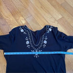 Women’s jersey top spandex embroidered front black 3/4 sleeve Sz XL Photo 6