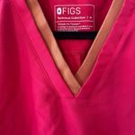 FIGS  Oran V-neck Scrub Top Hot Pink Orange Nurse Uniform Women's size Medium Photo 2