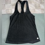 Vuori  lux performance tank top Photo 0