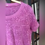 Lululemon  Swiftly Tech Short Sleeve Crew tee Heathered Regal Plum floral Photo 5