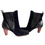 UGG  Black Suede and Leather Stacked Heel Sherpa Lined Chelsea Boots, Size 6 Photo 3