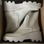 NEW Dolce Vita Hoven Stud H2O Waterproof Chelsea Boots, Ivory Leather Size 9.5 Tan Photo 8