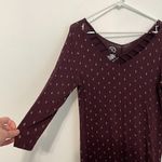 Maurice's  24/7 Patterned Tee Lattice V-Neckline Burgundy Maroon Red 3/4 Sleeve M Photo 7