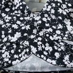 Garage Floral Criss Cross Back Crop Top in Black/White - Large, Short Sleeve Photo 7
