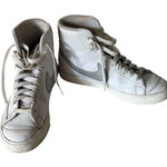 Nike  Women's Blazer Mid 77 White and Silver Hightop Athletic Shoes size 9 Photo 0