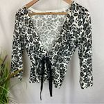 White House | Black Market Floral Knit Cropped Black & White Waist Belt Sweater Top M Photo 1