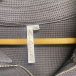 Lulu B Waffle Knit Half Zip Pull Over Top Gray Size M Photo 4