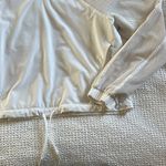 Lululemon  CROPPED WHITE LIGHTWEIGHT HOODIE Photo 2