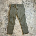 EXPRESS Olive Green Capri Pants Photo 0