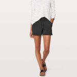 Lululemon  6 Every Moment Short *3.5" in Black Photo 1