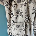 East 5th Jacket Topper XL Floral Short Sleeve 1 Button Front Pockets Taupe Gray Photo 4