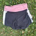 Oiselle High Rise Roga Shorts 6” | Black/Pink/white | size large Photo 11
