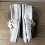 Minnetonka  White Kilty Fringe Moccasins Womens 10 Western Boho Boat Sole Shoes Photo 4