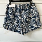 American Eagle  AE Vacay Short Floral NEW Medium Photo 6