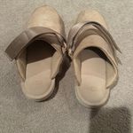 UGG  Slippers Photo 2