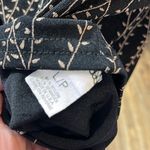 Briggs New York BRIGGS (petite) Stretchy Black Blouse w Vine Pattern-Large Photo 2