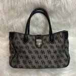 Dooney & Bourke  Signature Series Hand Bag/Purse B95 Photo 0