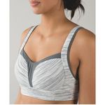 Lululemon  Ta Ta‎ Tamer III Space Dye Camo White Silver Spoon Bra Size 36D Photo 3