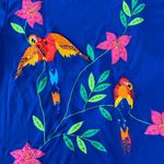 Vintage 1990s Victoria Harbour Tropical Parrot Vacation Shirt size Medium Blue Photo 4
