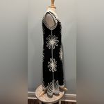 Felicity Statement Black/White Floral Appliqué sleeveless midi dress size Small Black Photo 4