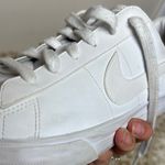 Nike White Athletic Shoes Classic Design Photo 6