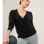 Athleta Recharge Black Sweatshirt Soft Breathable Fabric Long Sleeve Women Sz XS Photo 0