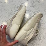 UGG  LA Cloud Low Top Cream Sneaker Shoe Size 10 Photo 8