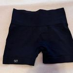 Set Active SHORTS Photo 0