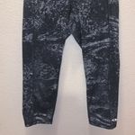 Champion Duo Dry woman’s medium marble print capri athletic leggings grey black Photo 2