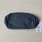 Lululemon City Essentials Pouch 4L - Oil Grey Photo 5