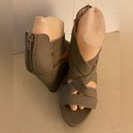 Chinese Laundry Women's beige vegan leather platform Wedge motivation Sandals 9 Photo 1