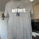 Nike  New York Yankees cotton t-shirt Size L Photo 1
