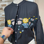 TINSEL cotton black crop button down shirt floral embroidered Sz M Size M Photo 4