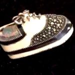 Vintage Judith Jack pin Black Photo 1