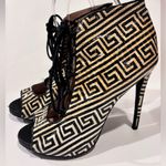 Zigi Soho  Martyr Peep Toe Lace Up Heel Shoe Size 8.5 Photo 6