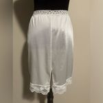 EUC Vintage Olga White Lace Half Slip Skirt size small Photo 2