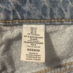 H&M  Jeans Mom High-Waisted distressed  Photo 2